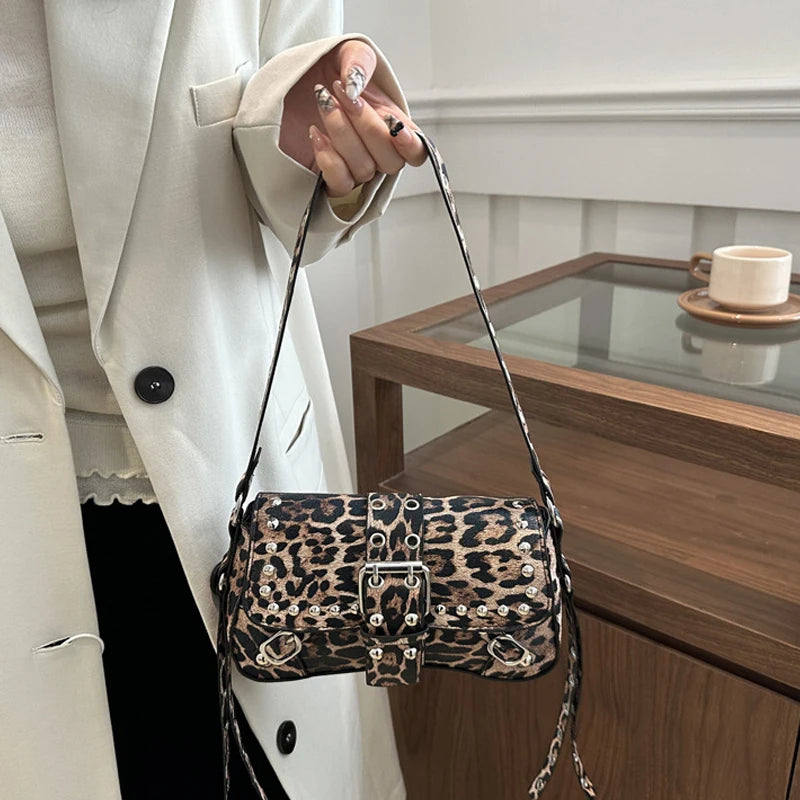 Shoulder Bag for Women Pink Underarm Bags PU Leather Crescent Bags with Rivet Small Y2k Purses Trendy Armpit Purse