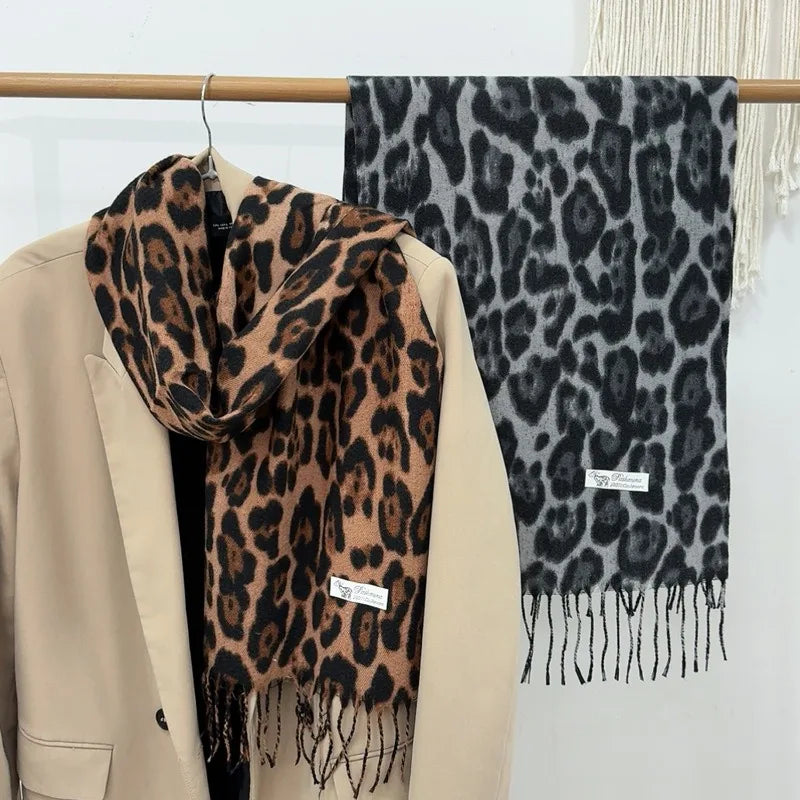 2025 New Retro Silk Leopard Pattern Scarf Lightweight Soft Warm Scarf Fashion Accessory for Women Men Vintage Style Winter Wear
