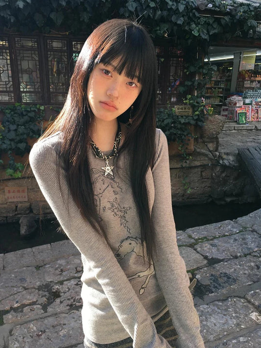 Tonngirls Japanese 2000s T-shirt Women Flare Sleeve Print Graphic Tops Warm Y2k Vintage Tee Tops Korean Style Tshirts Streetwear
