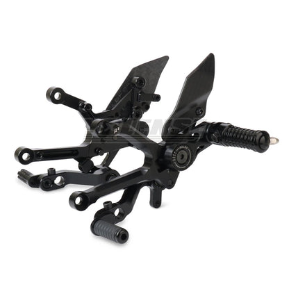 Motorcycle Carbon Fiber Adjustable Footrests Rear Set Footpeg Rearset Foot Peg Pedal For PANIGALE V4 Panigale V4S 2025