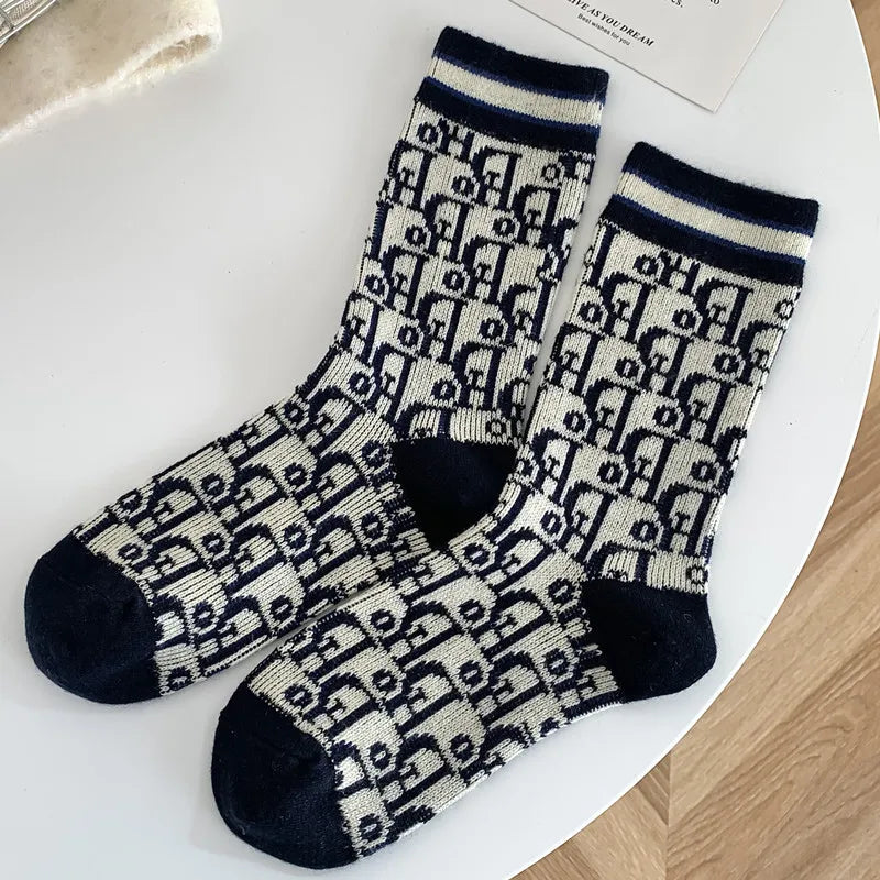 Kuwa 1/2Pairs Trendy Winter Wool Socks Ladies Monogram Pattern Solid Color Thickened Middle Tube Socks Breathable Wholesale