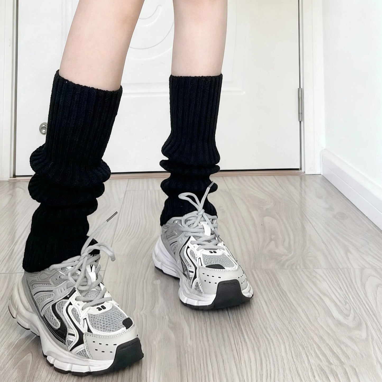 4 Pairs of Autumn and Winter Fashionable Women's Solid Color Vertical Stripe Socks With Y2K Style Warm Leg Protection Socks