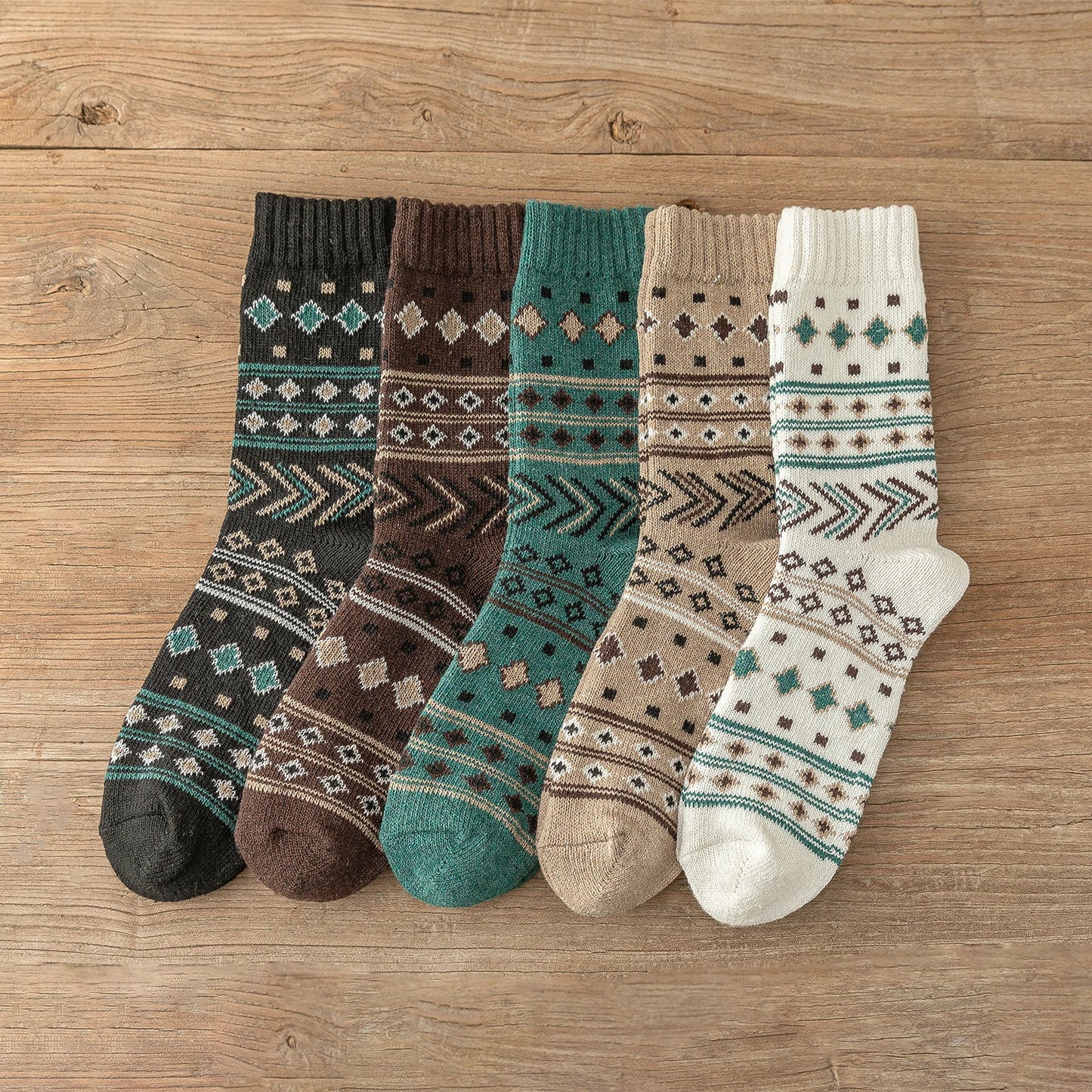 5 Pairs Lot New Man Women Socks Thick Warm Winter Socks Retro Style Flower Pattern Couple Models Free Size