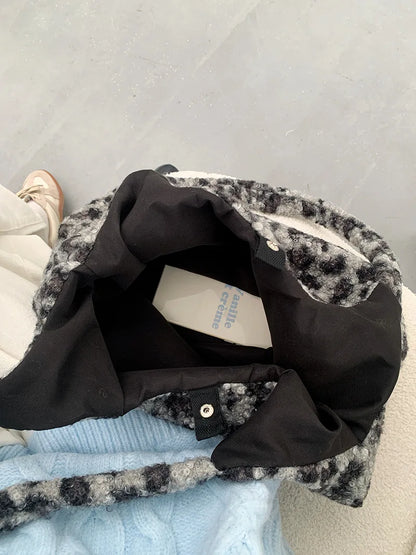 2025 autumn/winter new leopard print plush bag, fashionable and casual shoulder bag, women's daily commuting bag