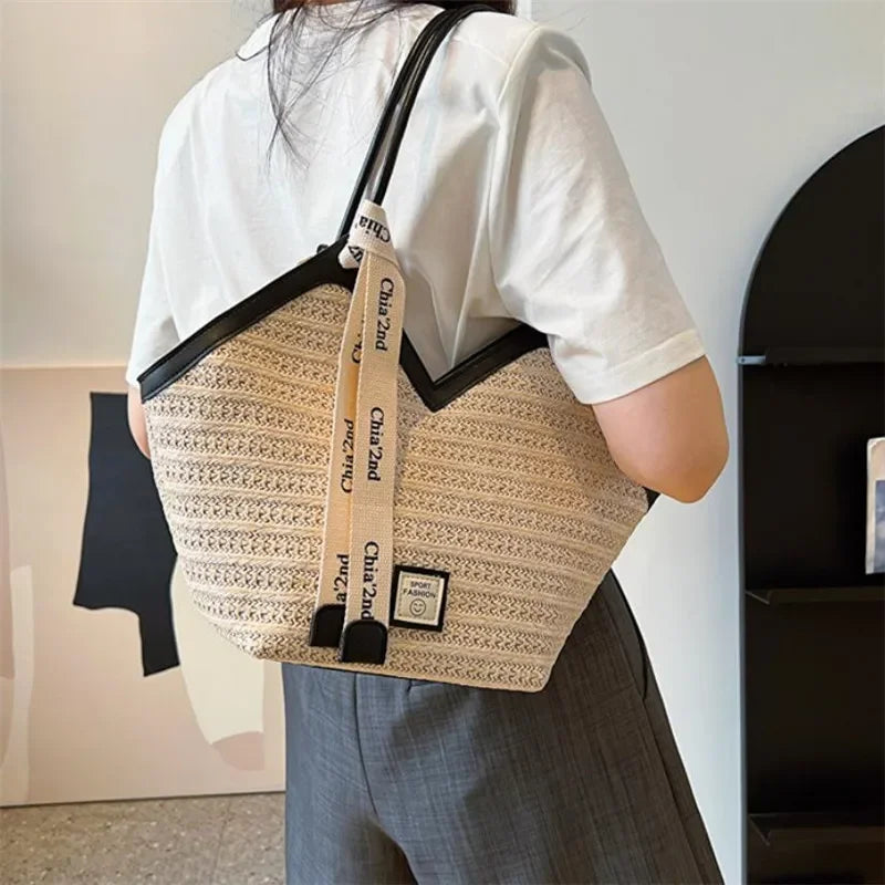 Chic Straw Woven Beach Tote Bag for Women Lightweight Woven Handbag Shoulder Bag Perfect for Summer Vacations, Pool Days, Travel