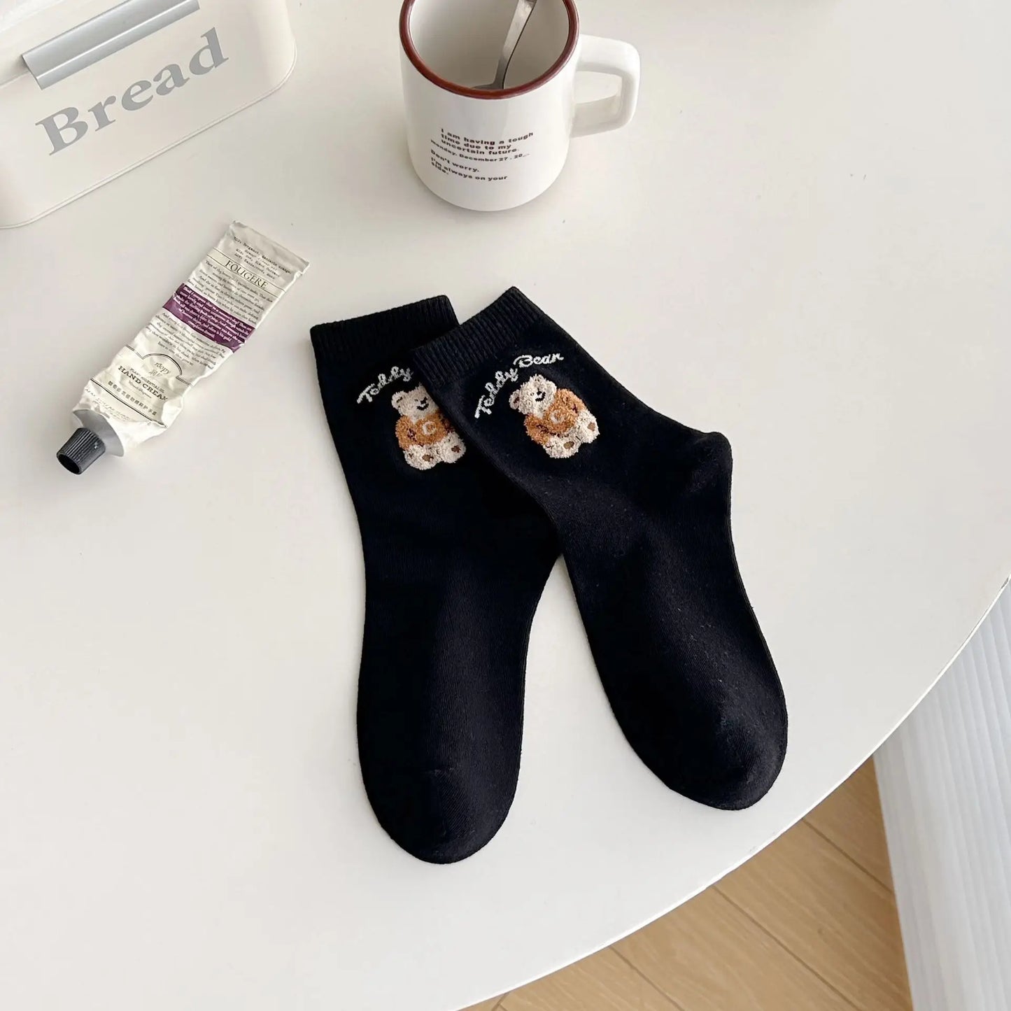 1 pair of men's and women's socks, cartoon gentleman bear cotton Harajuku skateboard socks, novel and breathable Christmas gifts