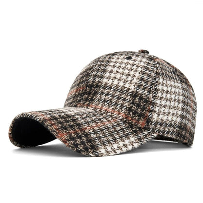 Hats for Men and Women New Classic Plaid Baseball Cap for Autumn and Winter Hard-Brimmed Face-Slimming Duckbill Cap Sun Hat