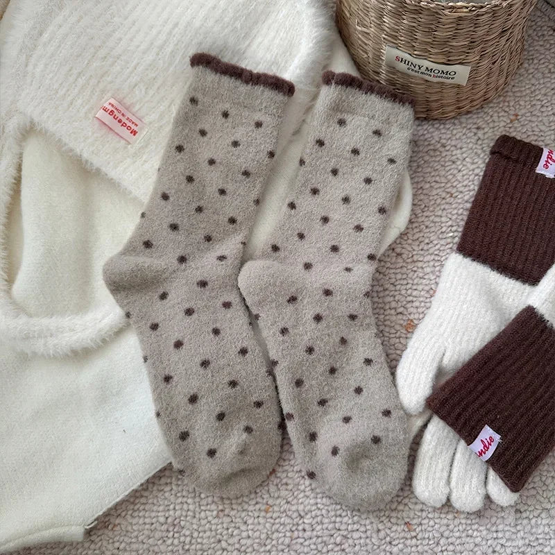 Winter Warm Thickened Polka Dot Plush Socks Women Girls Mid-calf Socks Fall Thickened Padded Warm Socks Home Sleep Floor Sox