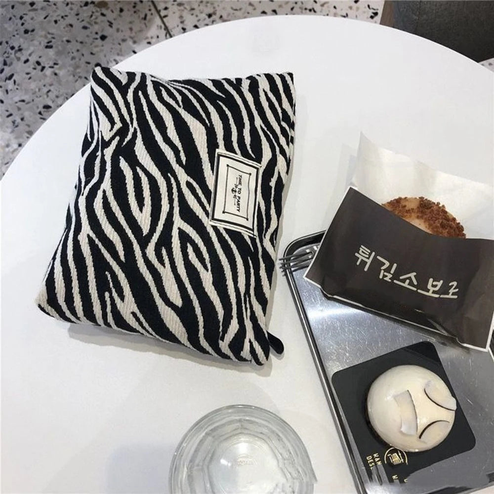 Random Zebra-Print Makeup Bag Toiletry Bag Women'S Handbag Clutch Bag Convenient Large Capacity Storage Bag