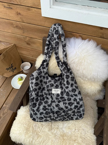 2025 autumn/winter new leopard print plush bag, fashionable and casual shoulder bag, women's daily commuting bag