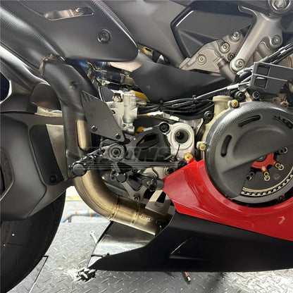 Motorcycle Carbon Fiber Adjustable Footrests Rear Set Footpeg Rearset Foot Peg Pedal For PANIGALE V4 Panigale V4S 2025