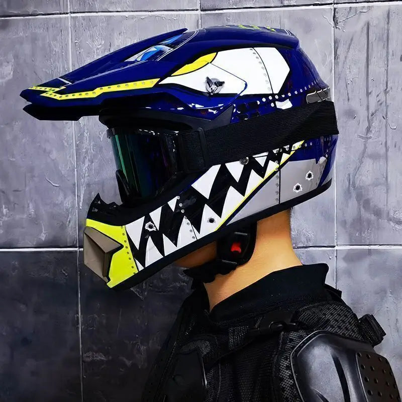 four seasons Racing Helmets Motorcycle Helmet  riding helmet and  rally Helmet Large adv Sports helmet Motocross Helmet Casco
