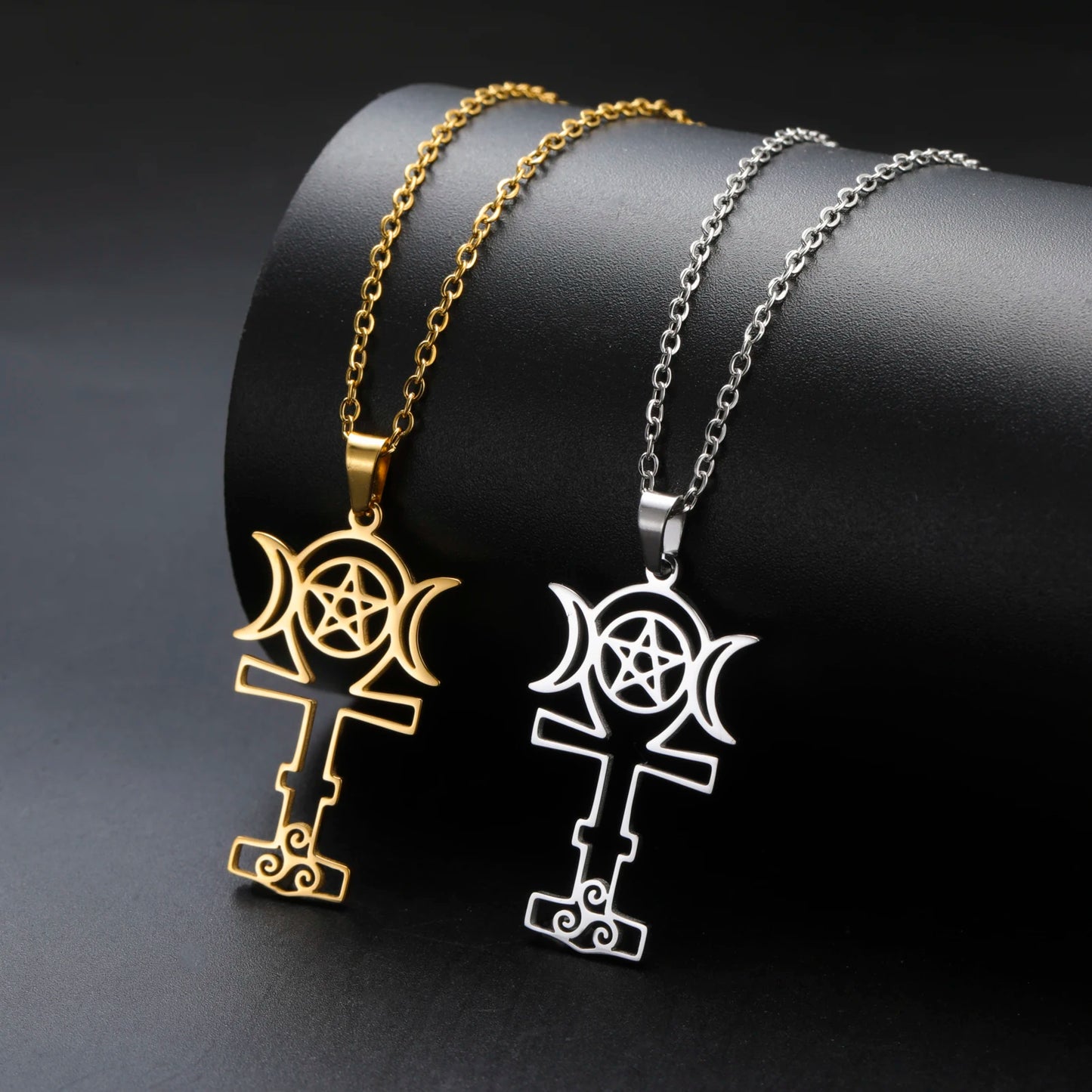Jeshayuan Greek Goddess Hecate Ἑκάτη Pendant Necklace For Women Triple Moon Goddess Stainless Steel Amulet Jewelry NEW