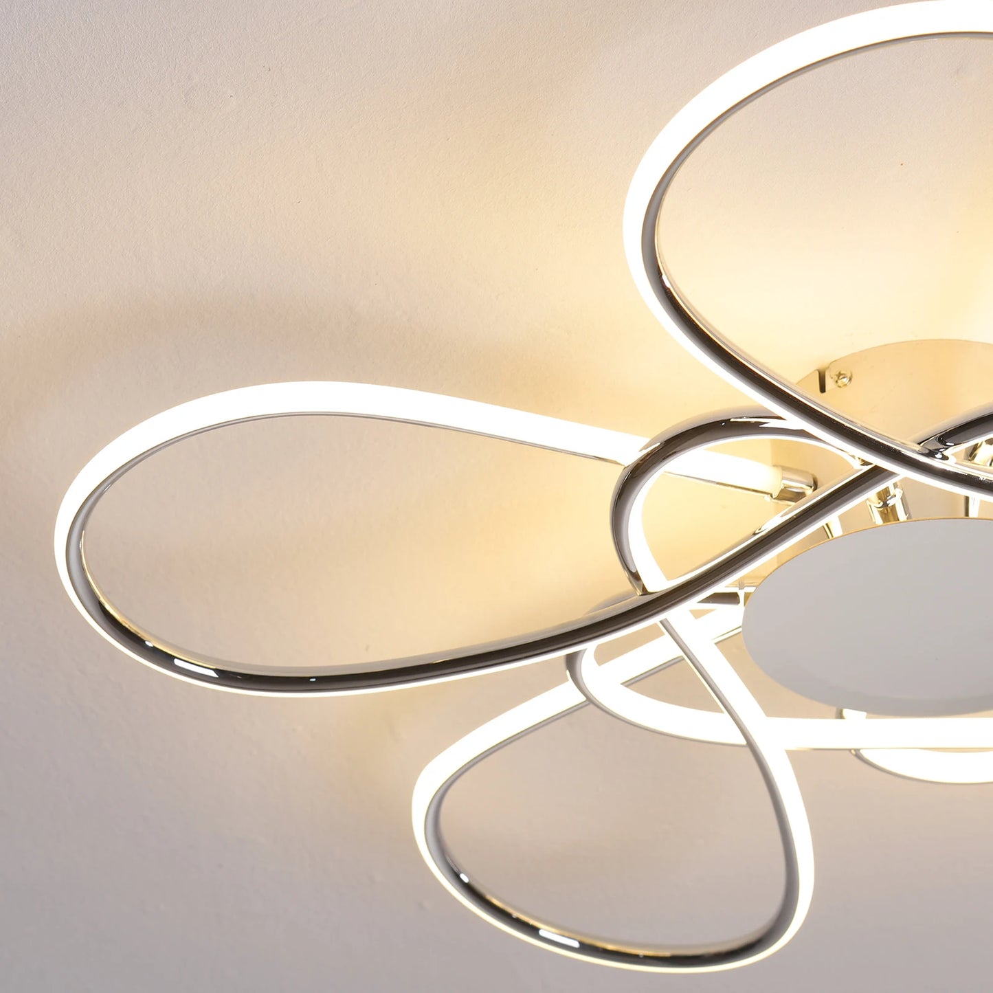 Chrome/Gold Plated Modern LED Chandelier for Living Room Lamp Bedroom Ceiling Chandeliers AC 90-260V Home Deco Light Fixture