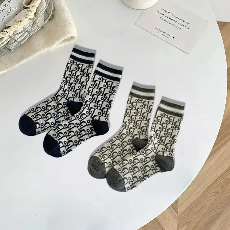 Kuwa 1/2Pairs Trendy Winter Wool Socks Ladies Monogram Pattern Solid Color Thickened Middle Tube Socks Breathable Wholesale