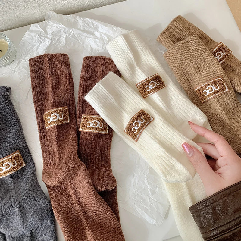 2 Pairs Cashmere Socks Winter Women Warm Wool Thickened Mid-Tube Trendy Heel Furry Label Letter Solid Color Snow Boot Socks New
