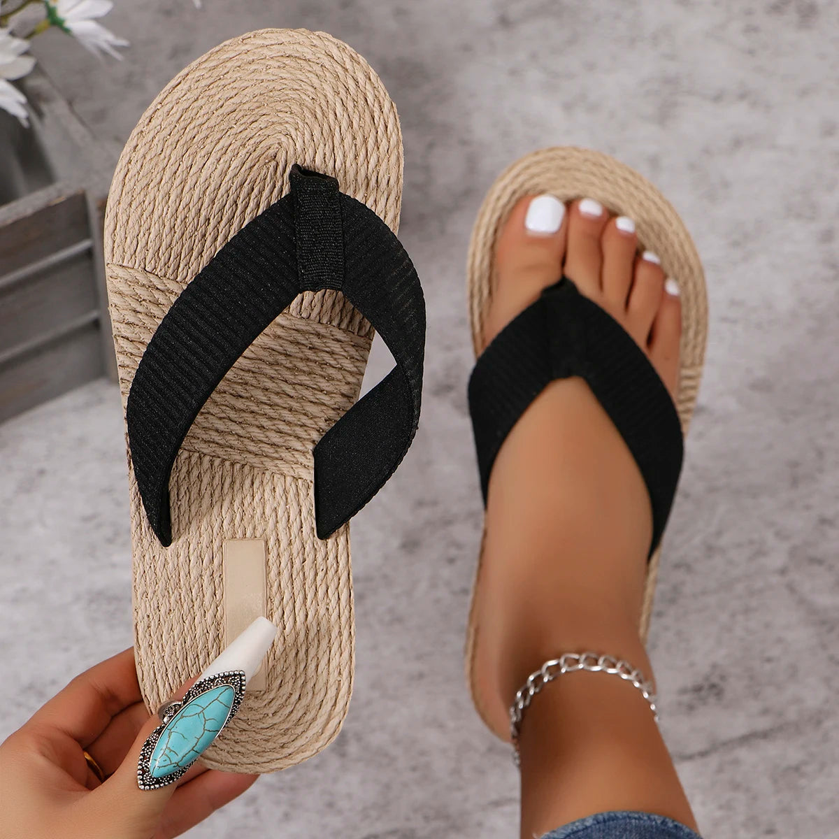 Women's fashion trend Non-slip wear comfortable soft sole lightweight cool mid-heel flip-flops
