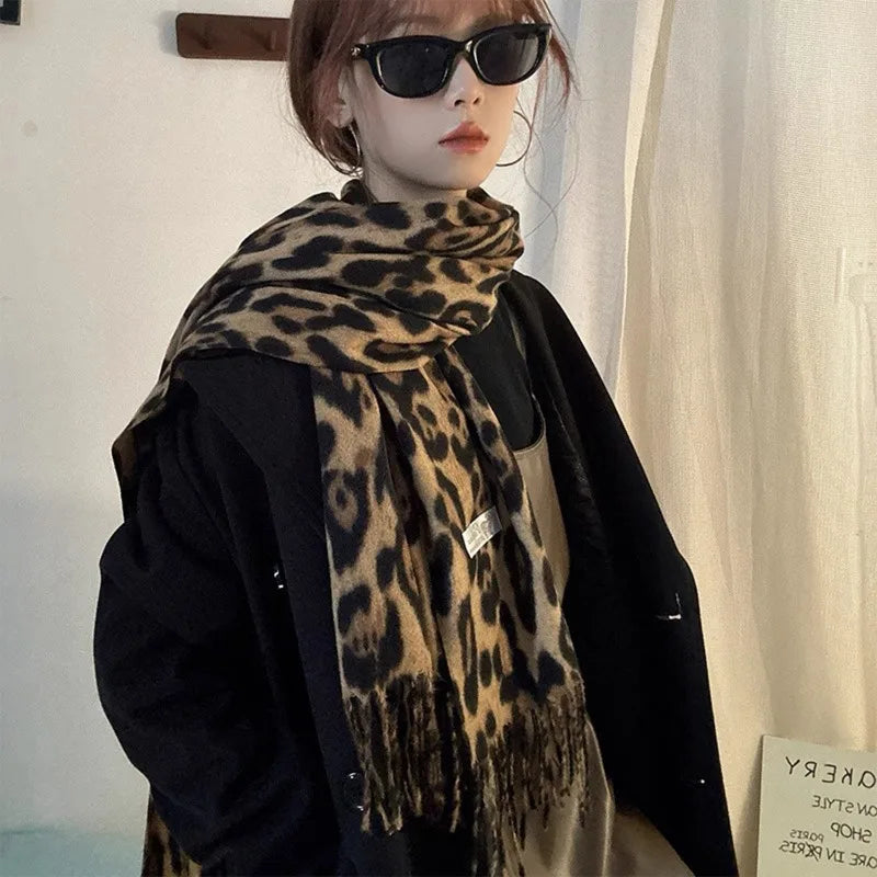 2025 New Retro Silk Leopard Pattern Scarf Lightweight Soft Warm Scarf Fashion Accessory for Women Men Vintage Style Winter Wear
