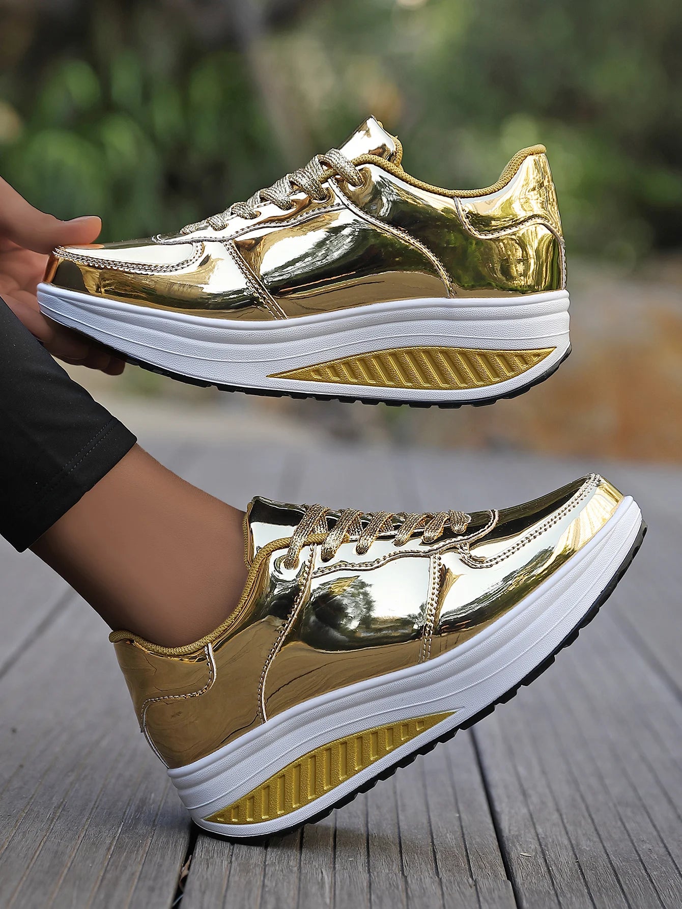 Women Sneakers Fashion Platform Shoes Lace Up Women Casual Flats Shoes Outdoor Lightweight Walking Women Shoes Zapatos De Mujer