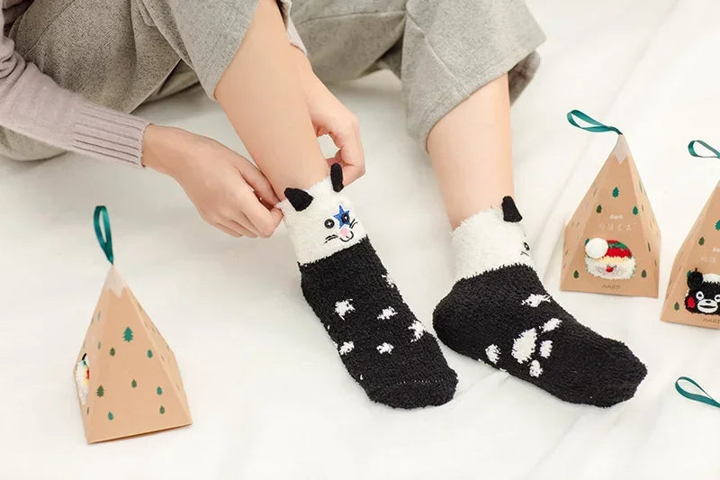 1 Pairs Box Christmas Socks Women Cute Thermal Fluffy Fuzzy Soft Velvet Thermo Sleep Sock Thick Warm Winter Socks New year Gift