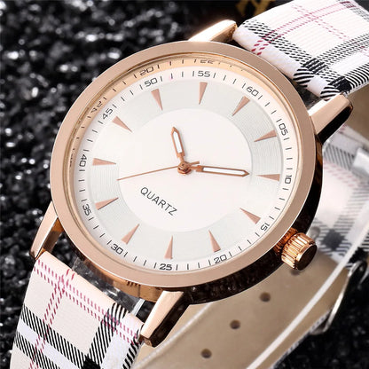 New Fashion Women Watch Simple Vintage Plaid Leather Strap Quartz Wristwatches Dress Casual Ladies Watch Clcok Relogio Feminino