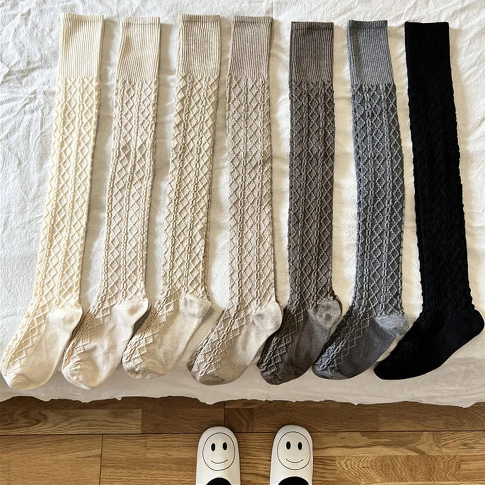 Women Classic Striped Knee High Socks Autumn Black White Gray Thicken Warm Thigh Socks Fashionable Comfortable Long Stockings