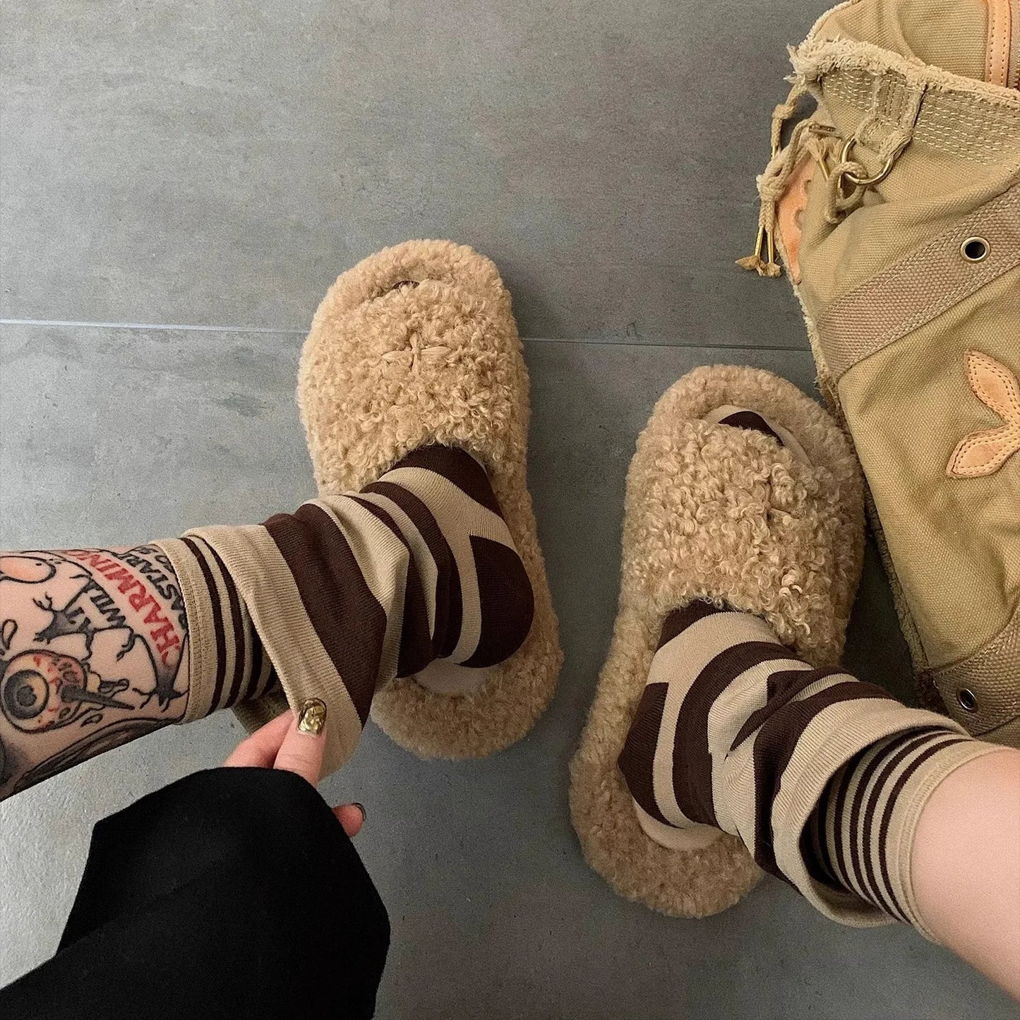 New Athletic Crew Dress Autumn Winter Sock Women Striped Versatile Pile Ankela Vertical Striped mid-calf New Trendy B8W167