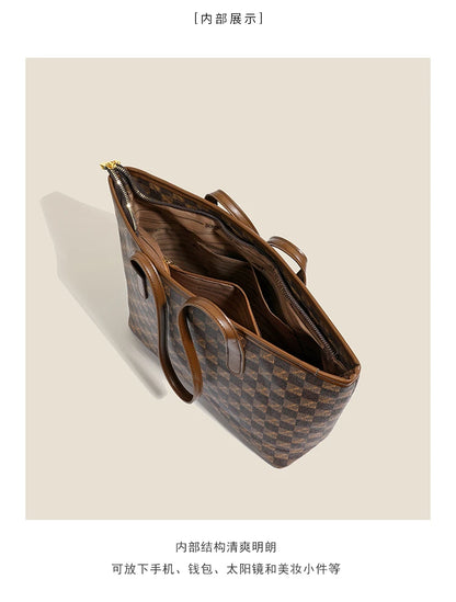 Retro vintage floral classic fashionable handbag with large capacity, elegant and easy to match underarm single shoulder bag