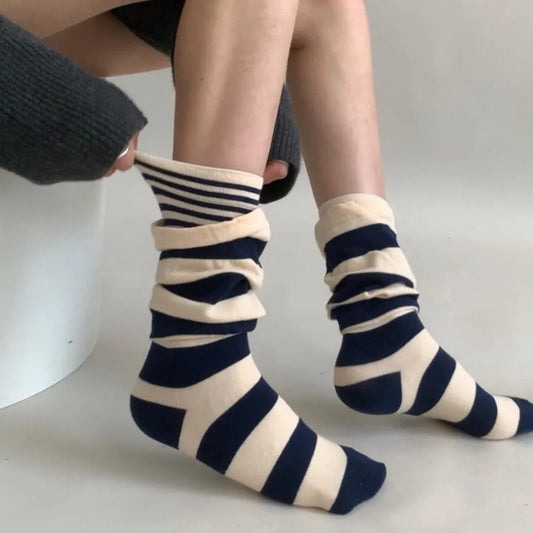 New Athletic Crew Dress Autumn Winter Sock Women Striped Versatile Pile Ankela Vertical Striped mid-calf New Trendy B8W167