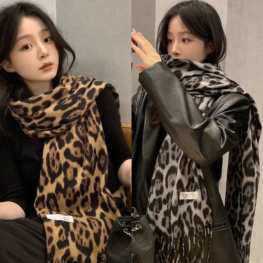 2025 New Retro Silk Leopard Pattern Scarf Lightweight Soft Warm Scarf Fashion Accessory for Women Men Vintage Style Winter Wear