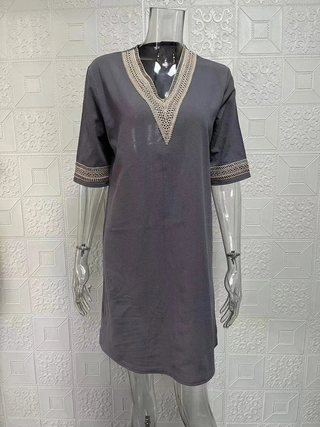New solid color V-neck mid-sleeved elegant dress