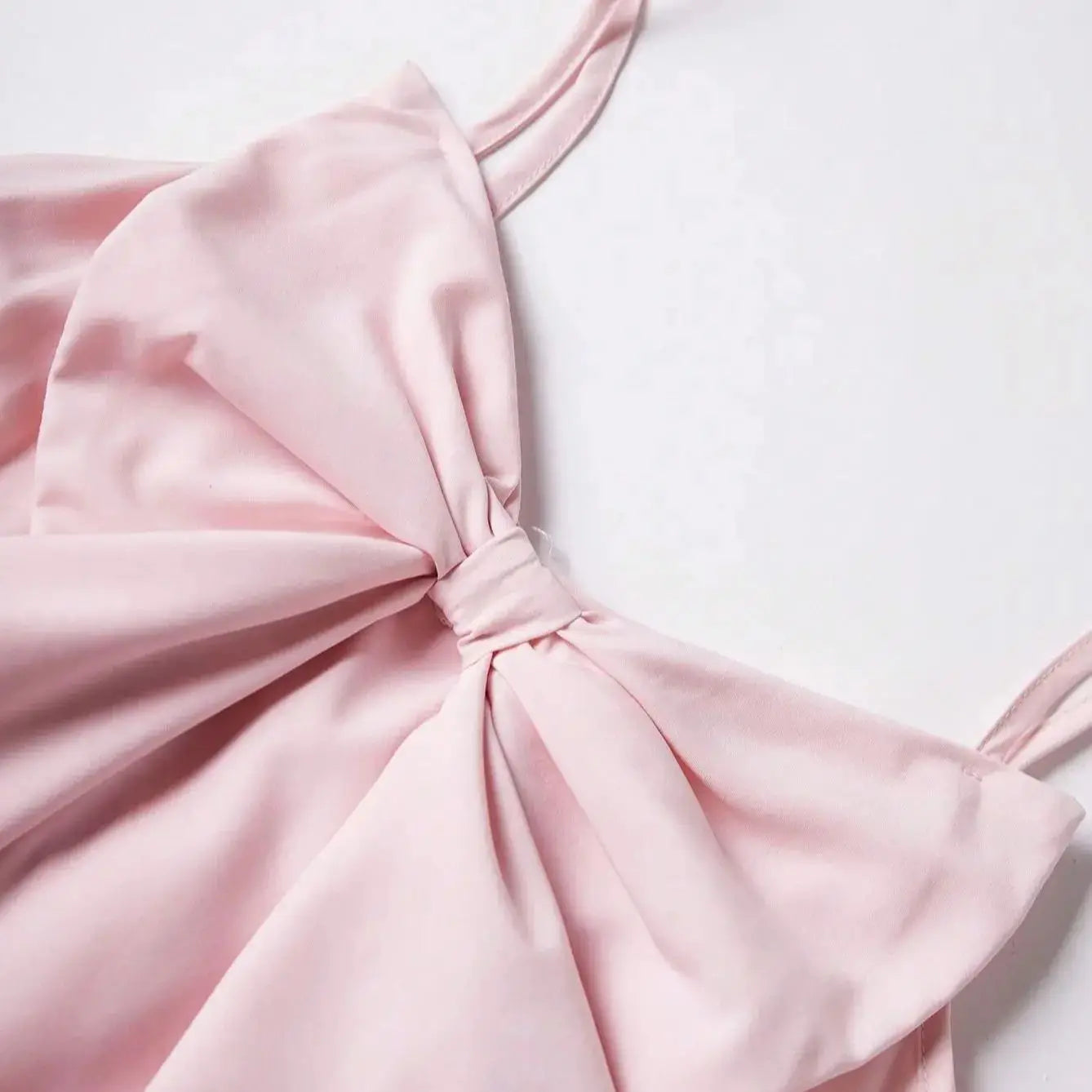 Fashionable women's waist cinched three-layer ruffle edge bow suspender dress