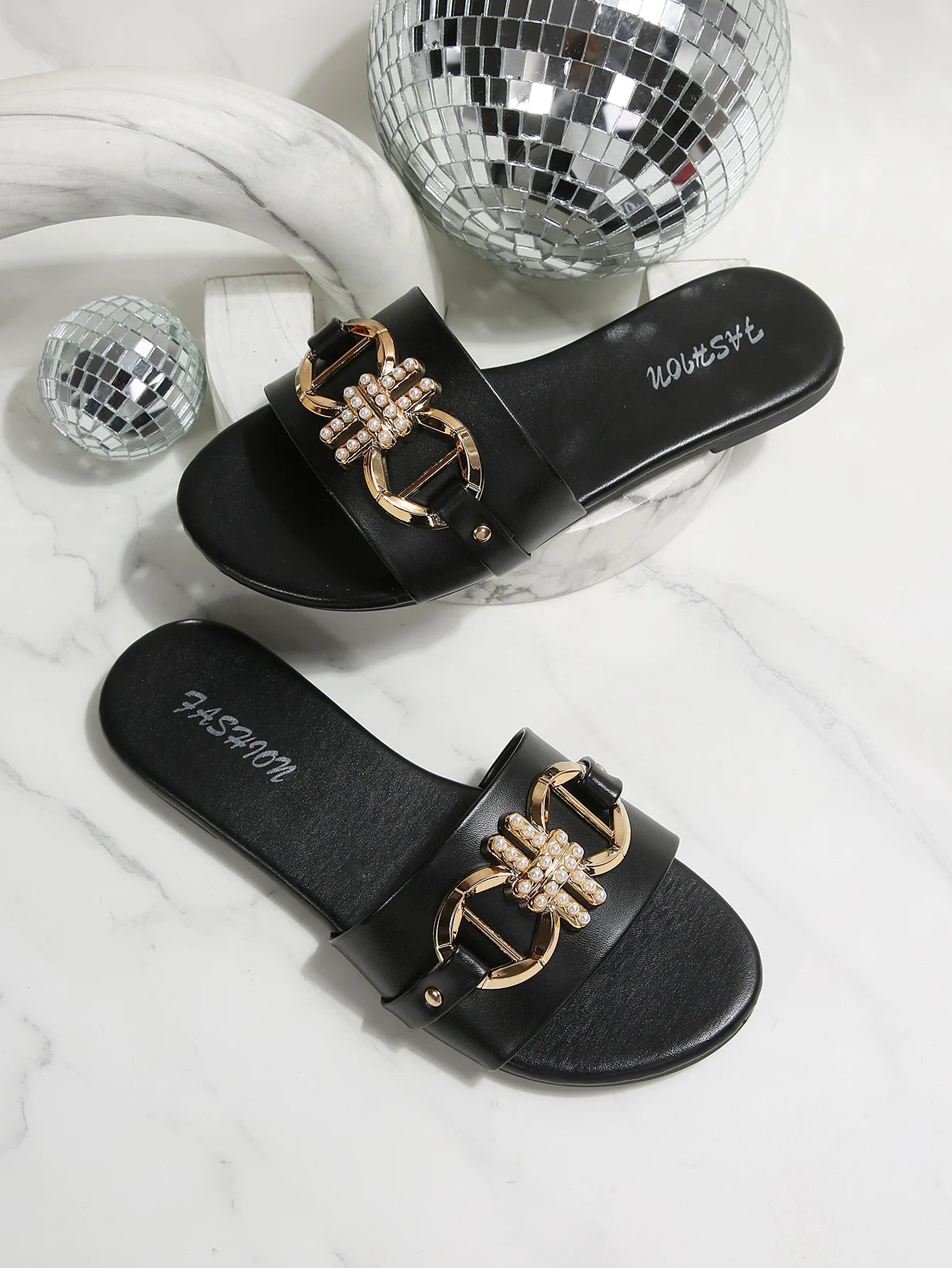 2026 Fashion Designer Women's Luxury Flat Shoes for Summer Outdoor Beach High Quality with Flower Decoration and Print Pattern