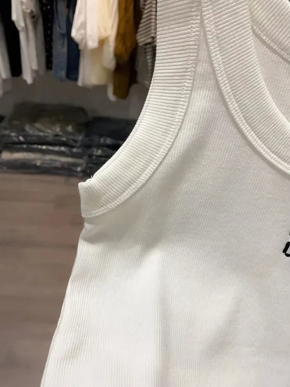 Super cool suspender vest, girls wear sexy tops inside, summer new models, sleeveless and slimming, sweet and spicy tops.
