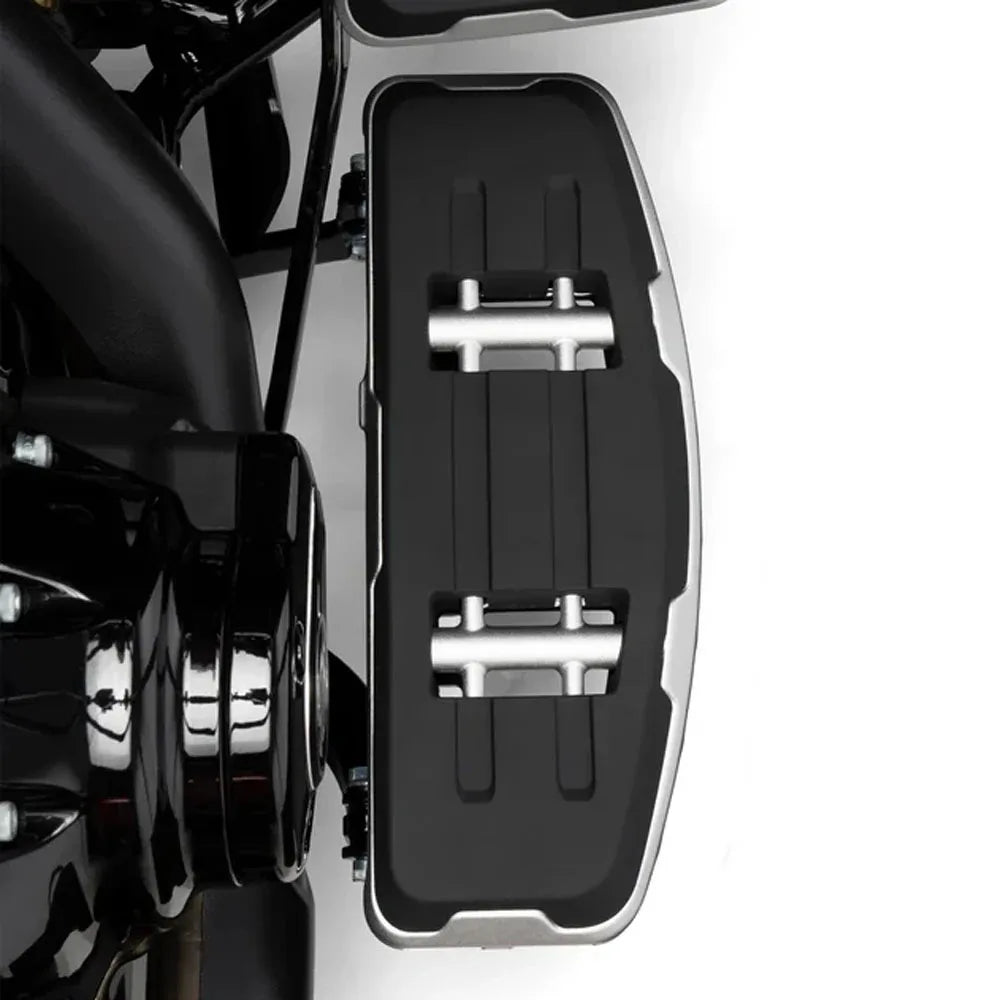 Fit For Harley Touring Road King Street Electra Glide Softail Deluxe FLD Fat Boy Trike 2024Motorcycle Rider Driver Footboard Kit