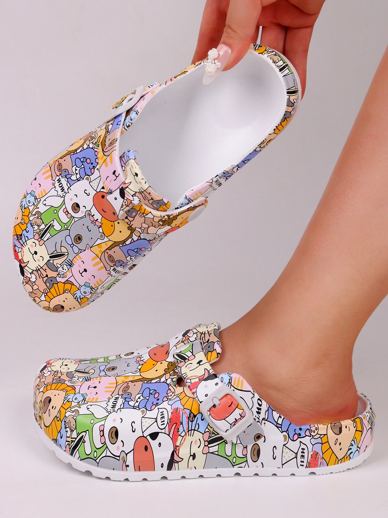 Women's Lightweight Eva Tie-Dye Slippers with Cartoon Animal Prints - Suitable for All-Day Wear, Casual and Outdoor Activities, Flat Garden Shoes, Cute Shoe Style, Summer Flat Slippers, Fun Shoe Design.