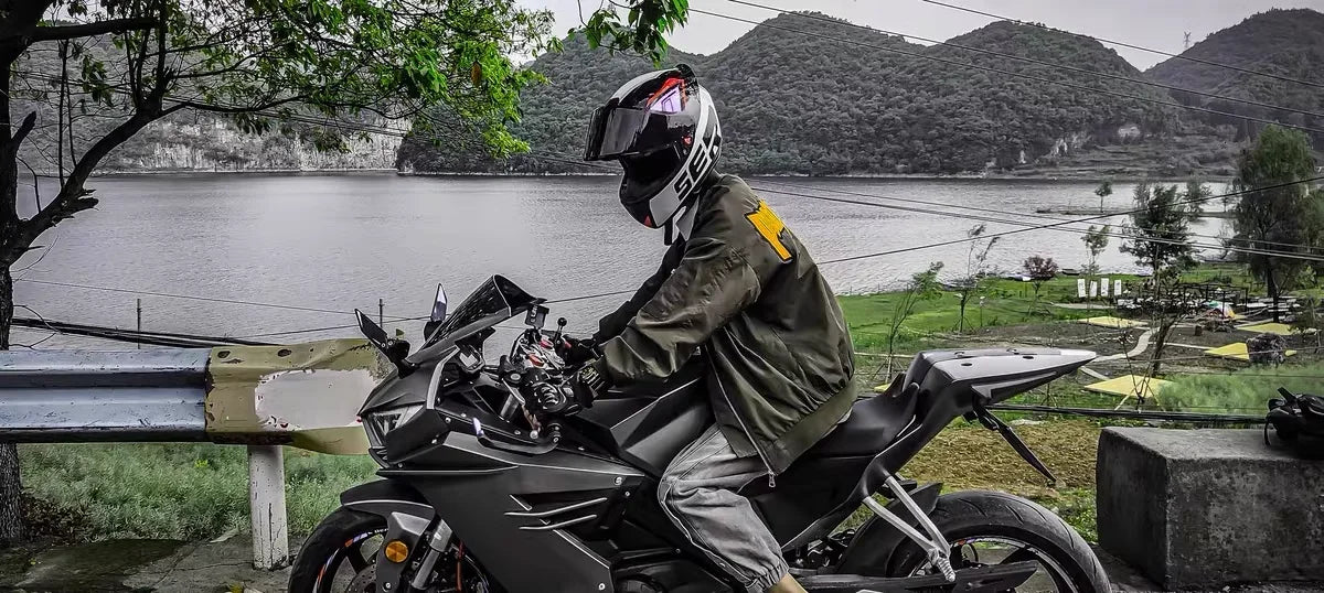 Motorcycle Helmet and Safety Scooter Motorcycle Modular Capacitor Helmet Engine Full Face Integral Motorcycle Full Helmet