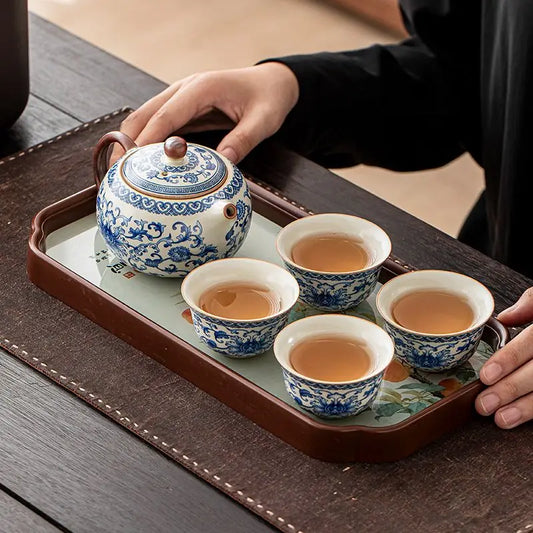 Vintage Blue and White Porcelain Entwined Lotus Teapot Home Brewing Tea Ceramic Painted Flower Teapot Ball Simple Filtration Cup