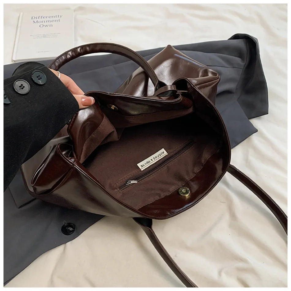 Women's Vintage Glossy Oil Wax Leather Tote Bag Buckle Casual Shoulder Handbag Elegant Work Bag for Daily Commute Top-handle Sac