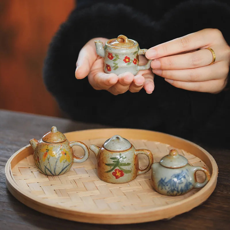 Mini Hand-Painted Ceramic Teapot Jingdezhen Hand- Pulled Tea Pet Micro Landscape Decorative Item Kitchen Dining Bar Essential