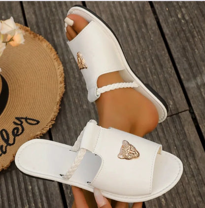 Women Slippers 2025 Summer Fashion Open Toed Shoes for Women Flat Beach Outdoor Luxury Slippers Slides Women Zapatos De Mujer