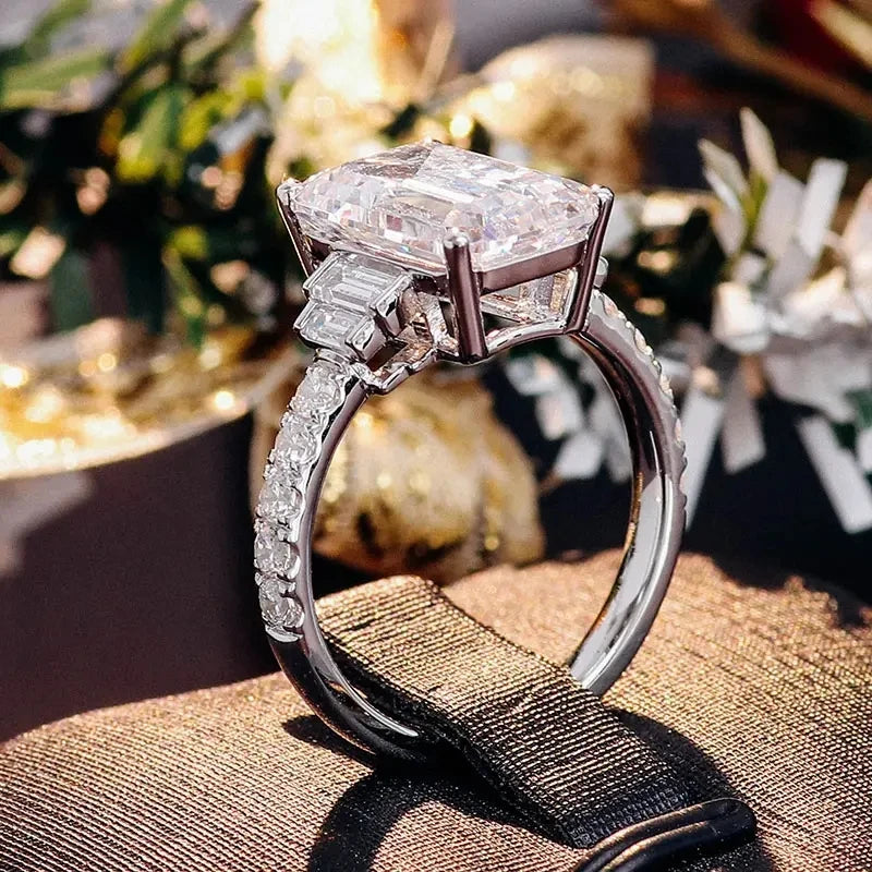 Huitan Luxury Wedding Bands Women Fashion Eternity Proposal Ring for Female Gorgeous Silver Color Shiny Zirconia Accessories