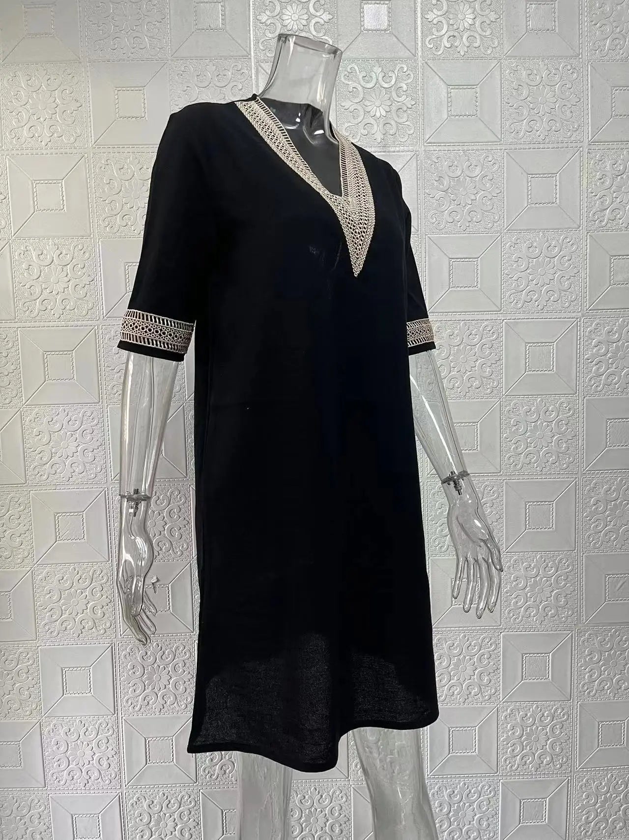 New solid color V-neck mid-sleeved elegant dress