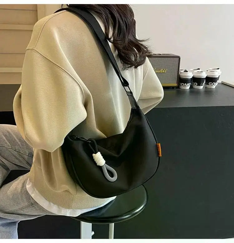 2025 New Fashion Crossbody Bag Simple Wide Shoulder Strap Design Single Shoulder Bag Original Style Commuting Dumpling Women Bag