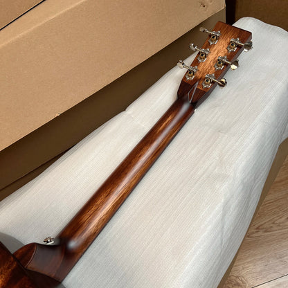 000 15M Street Master Acoustic guitar