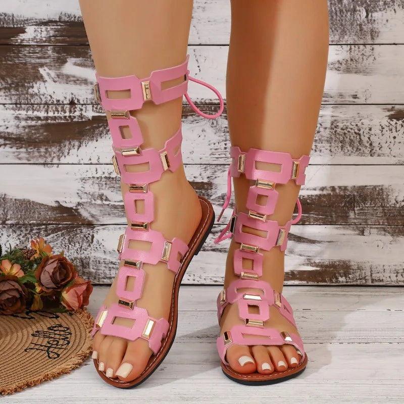 2026 Summer Luxury Round Toe PU Women's Sandals Fashionable Flat Casual Beach Shoes Stylish Metallic Decoration Women's Sandals
