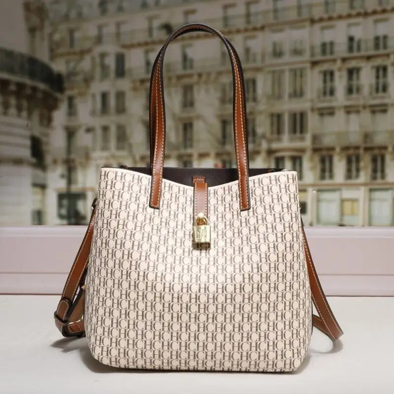 CH Classic Fashion Women's Bucket Bag Good Quality PVC Material Luxury Brand 2025 New Commuter Trend Crossbody Bag