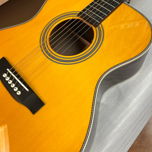 Acoustic Guitar 000 28EC Eric Clapton Signature Model 1997 Acoustic Guitar