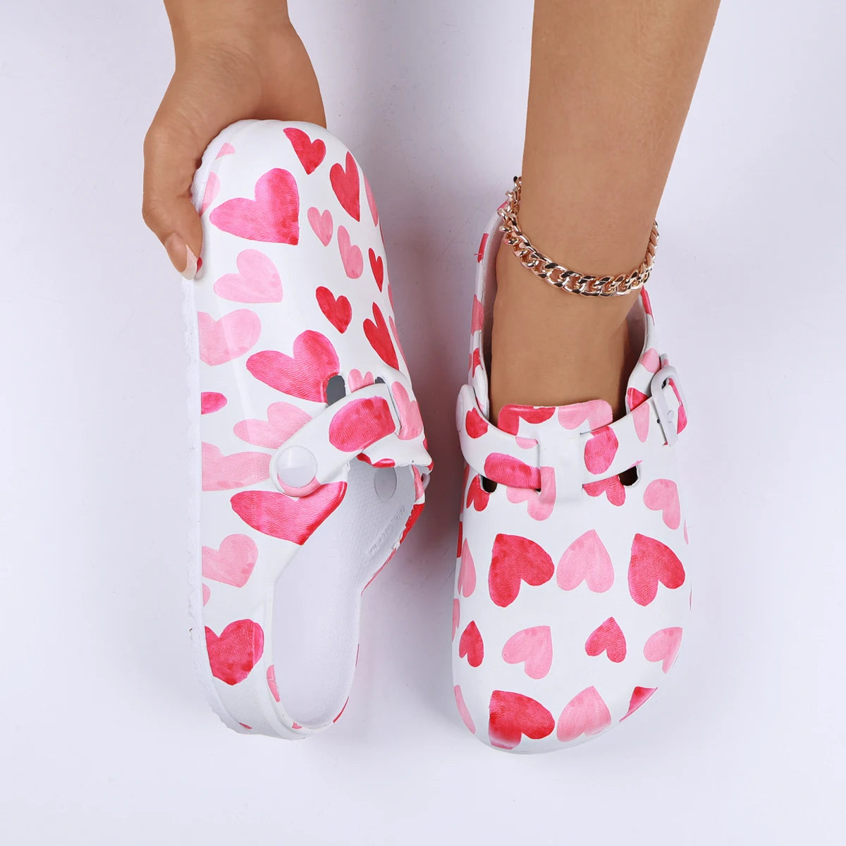 Women's Heart Print EVA Clogs Comfortable Lightweight Slip-On Sandals Soft Sole Ideal for Beach Garden Lab Surgical Work