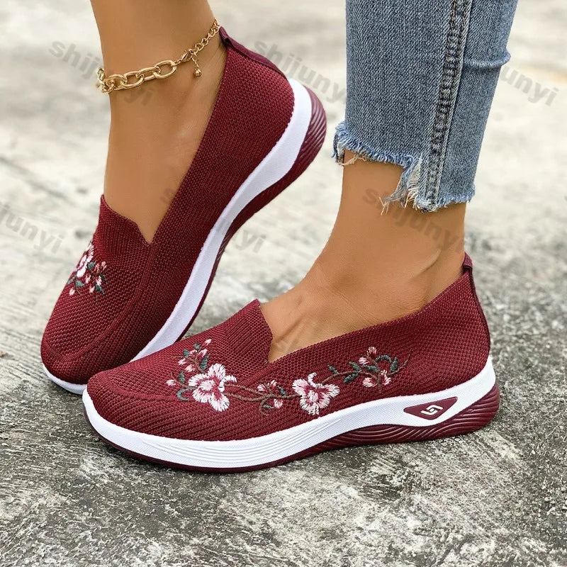 Lightweight Breathable Mesh Casual Shoes Comfortable Non Slip Soft Sole Sport Shoes Fashion Embroidered Large Size Women Shoes